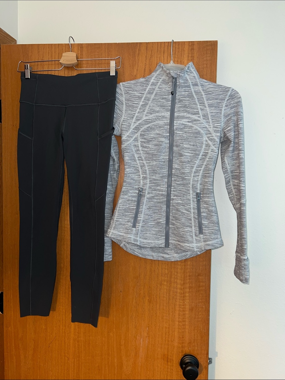 Bundle: Lululemon Athletica grey Fast and Free Leggings 6 AND Define Jacket 4